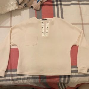 Knitted long sleeve sweater